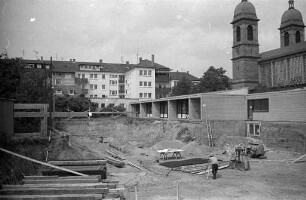 Bau eines Gemeindezentrums für die Kirchengemeinde St. Peter und Paul in Mühlburg nach Plänen der Werkgemeinschaft Karlsruhe