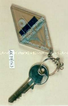 Schlüssel mit Anhänger für das Olympische Dorf, München 1972