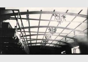 Studiensaal des Kupferstichkabinetts, Abteilung ältere Kunst im Roten Saal des Neuen Museums, Deckenansicht