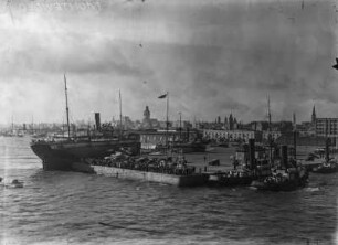 Montevideo, Stadtansicht mit Hafen
