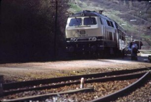 Niederstetten Lok 218 449 Eilzug F-FN BD4üm-Wagen Reisende