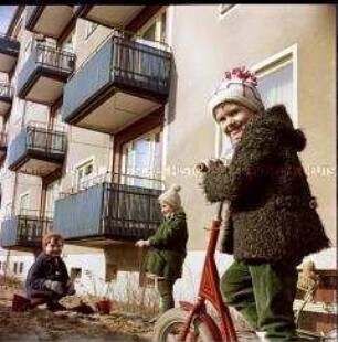 Spielende Kinder in Dresden (?)