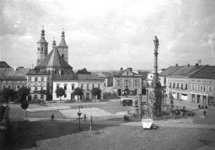 Mährisch Neustadt. Markt. Ansicht mit Mariensäule (1729/1743) und Stadtkirche