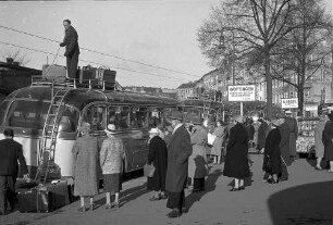 Berlin: Omnibus Bahnhof Stuttgarter Platz