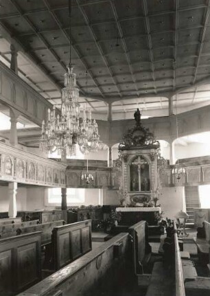 Obercunnersdorf (Kottmar-Obercunnersdorf). Pfarrkirche (1660, Erweiterung 1691 und 1749). Inneres nach Osten