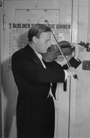 Porträtaufnahmen des Violinisten und Dirigenten Yehudi Menuhin