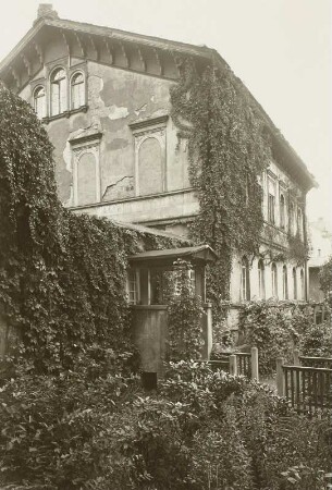Dresden, Neustadt, Wohnhaus am Unteren Kreuzweg, Straßenansicht