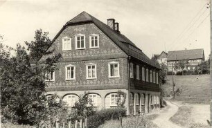 Umgebindehaus in Wehrsdorf : Dom ze stołom we Wernarjecach pola Šěrachowa
