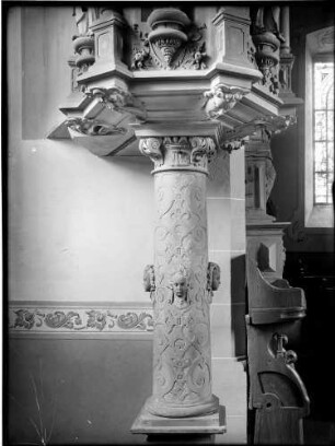 Sennfeld Evangelische Kirche Kanzelschaft mit Aufsatz des Korbes