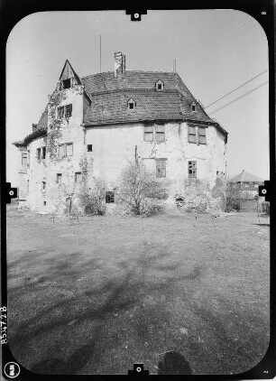 Triptis-Oberpöllnitz. Ehem. Landschloß der Freiherren von Pöllnitz (wohl 1414, Umbau E. 16.Jh. / A. 17.Jh, Renovierung 1848). Ansicht von Südwest