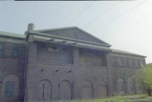 110 kV-Schalthaus, von SW