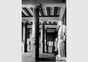 Aufstellung der Antikensammlung im Alten Museum, Saal 4, Griechische Kunst des 5. Jahrhunderts