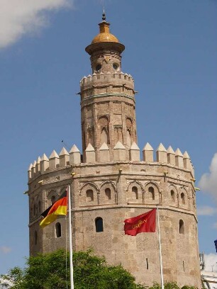 1220 erbaut: Torre del Oro, heute Marinemusuem