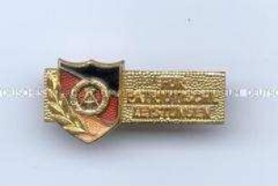 Ehrennadel der Nationalen Front in Gold