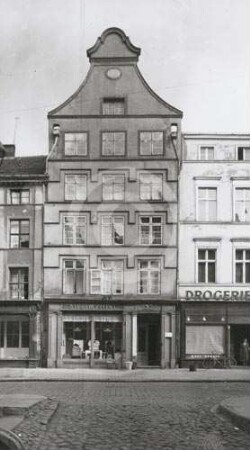 Fassade von Bürgerhaus Heilig-Geist-Strasse 32 in Elbing