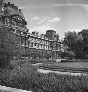 Palais du Louvre / Musée National du Louvre — Vieux Louvre / Cour Carées — Aile Lemercier — Pavillon Mollien