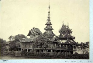 Haus aus Teak-Holz