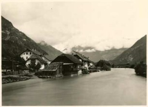Südtirol, Ostalpen. Tauferer Tal, Ortsteil von Uttenheim. Blick nach Norden auf die Durreckgruppe