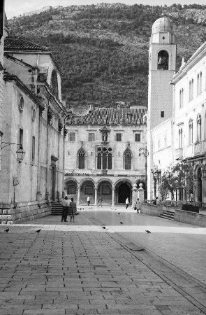 Dubrovnik: Blick zum Sponza Palast am Luza Platz