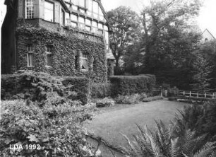 Vorgarten des Wohnhauses Veronikasteig 4; Berlin, Steglitz-Zehlendorf