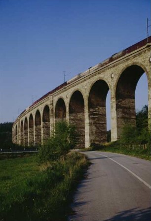 Eisenbahnviadukt