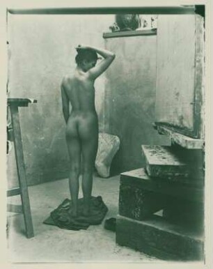 Standpose, Rückenansicht