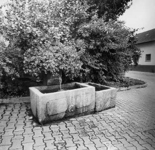 Laufbrunnen (Brunnenanlage); Otzberg, Lengfelder Straße (Ecke Heringer Straße)