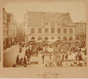 Kiel, Marktplatz mit Rathaus