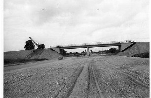 Überführung der K 5311 Önsbach - Wagshurst in km 679,993 (BW 124) Planum