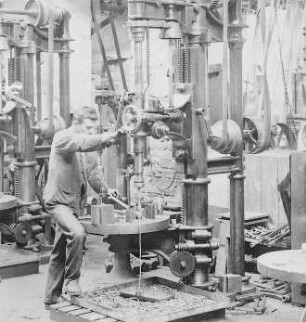 Bohren mittels Bohrmaschinen : Technikgeschichte | Technologie | Maschinenbau und Eisengiesserei | Dampfmaschinenbau | Cottbusser Maschinenbau-Anstalt und Eisengießerei AG