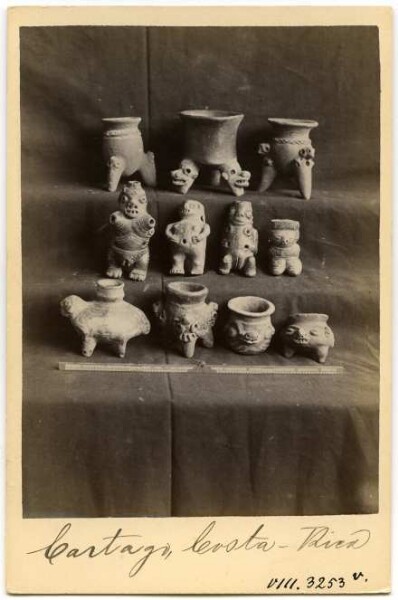 Eleven clay vessels and clay figures from the Museo Nacional, San José (Costa Rica)