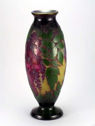 Vase mit Gylziniendekor