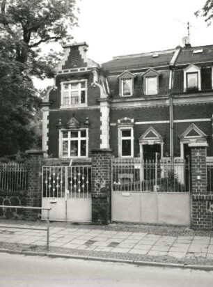 Wurzen, Torgauer Straße 29 (um 1890). Straßenansicht mit linkem Seitenrisalit