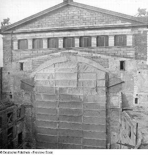 Opernhaus. Zuschauerraum und Bühnenhaus