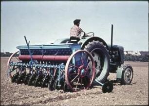 Radschlepper RS 14/30 mit Drillmaschine A 663