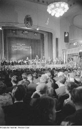 Podium und Publikum der Bachfeier