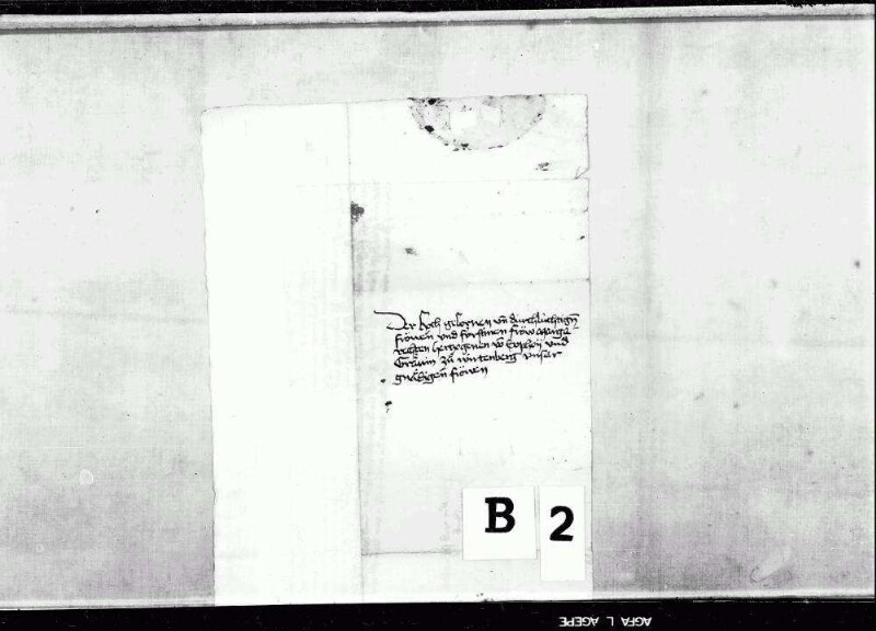 Briefwechsel der Gräfin. Darunter: Graf Ludwig 1449; Erzherzogin Mechthild 1468-79; Gräfin Barbara 1478; mit Baden 1461, 1472; Burgund 1454, 1462; Frankreich 1461; Herzog von Mailand 1473; Pfalz-Bayern 1455-78; Fürstin Jolante von Piemont 1475, 1460; Haus Savoyen 1453-74; Kloster Binsdorf 1470, 1471; Peter von Hagenbach, undat.; Schultheiß von Luzern Heinrich von Humwil 1469-72; Francois Malet 1456-65; Amtmann zu Möckmühl 1456-62; Schultheiß zu Backnang 1468-78; Dr. Heinrich Steinhöwel 1474; Graf Johann von Werdenberg 1467; Propst Ulrich Wirtemberger zu Stuttgart 1473; Komthur zu Ysenheim 1456, 1458.
