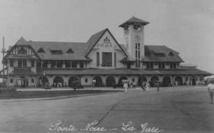 Pointe Noire : Ansicht des Bahnhofsgebäudes von Pointe Noire