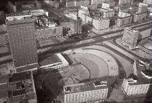 Berlin: Ost; Blick vom Fernsehturm; Alexanderplatz