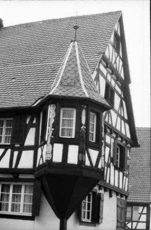 Oberbronn: geschnitzter Erker, Haus Ulrich