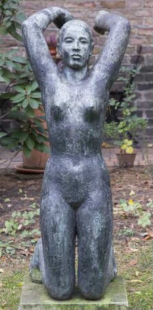 Kniende
