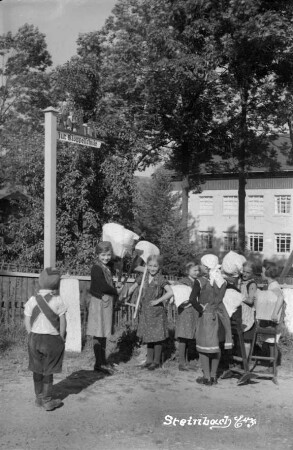 Auf dem Weg zur Klöppelschule