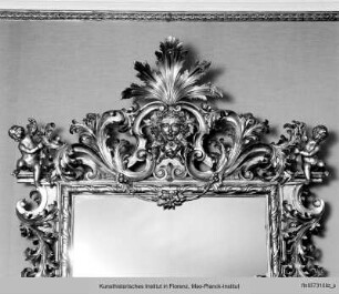 Rahmen - Spiegelrahmen mit Rankenornament und Figuren