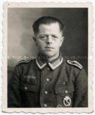 Passfoto eines Unteroffiziers der Wehrmacht - Personenkonvolut