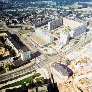 Straßenkreuzung Heinrich- und Breitscheidstraße in Gera : Blickrichtung Nordwesten