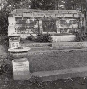 Grabanlage der Familie Paul Knaur