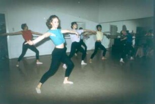 Bonn. Internationales Bonner Kindertheater. Ballettgruppe der großen Schüler