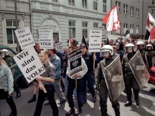 Demonstration der rechtsextremen NPD durch Hamburg-Altona