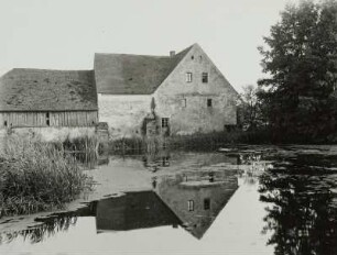 Niedergurig-Doberschütz, Bauernhaus am Fischteich