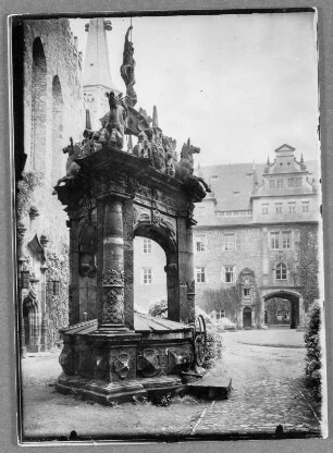 Neptunbrunnen im Schlosshof zu Merseburg